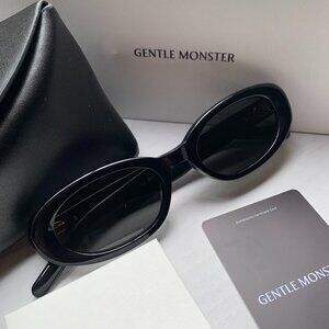 Gentle Monster Bandoen.S Black Oval Sunglasses